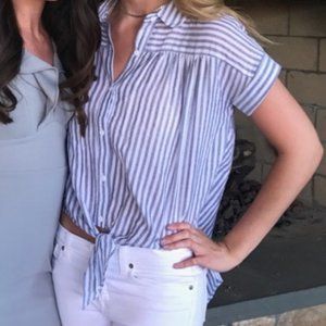 Collared front-tie top